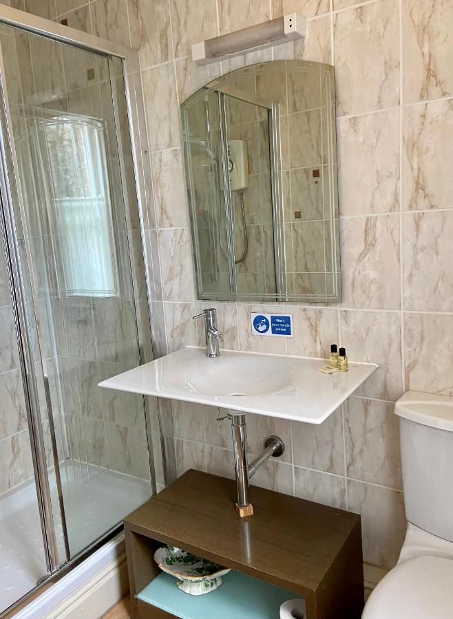 Riverbank House Матлок Экстерьер фото